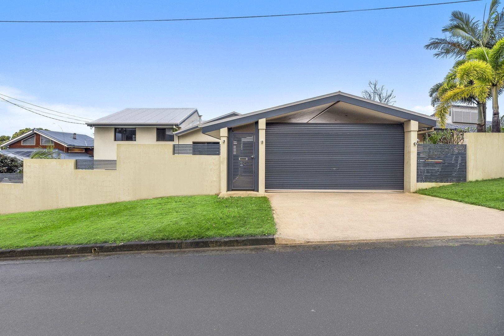 3 bedrooms House in 24 Dulcie Drive BURLEIGH HEADS QLD, 4220