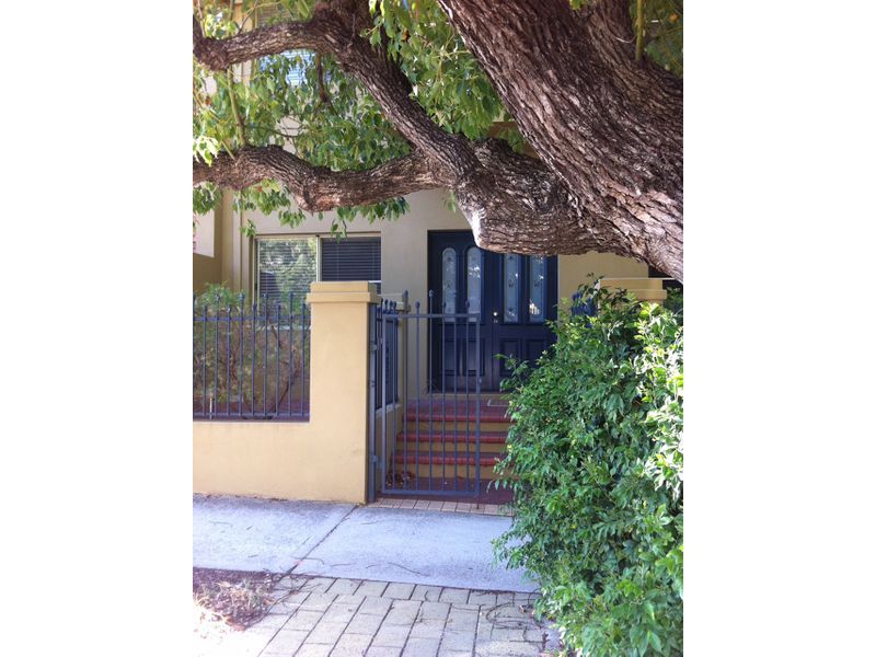 3 bedrooms House in 20 Constitution Street EAST PERTH WA, 6004