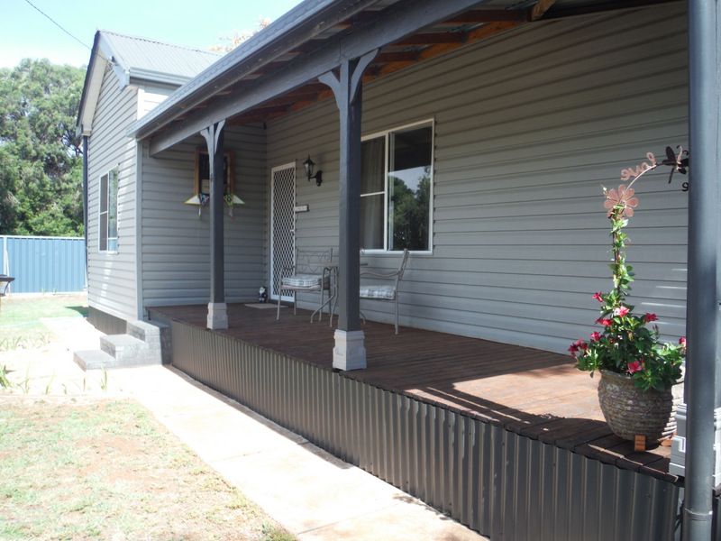 6 MAHONGA STREET, Condobolin NSW 2877, Image 2