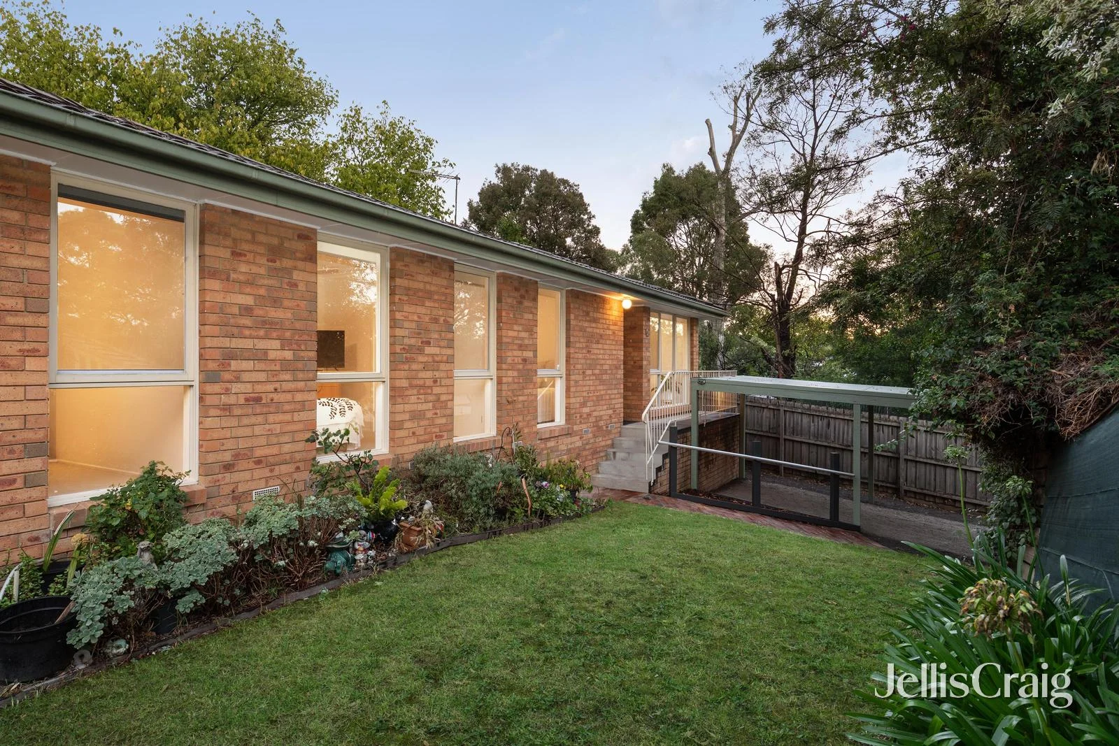 Primary image of 2/20 Cecil Street, Eltham VIC 3095