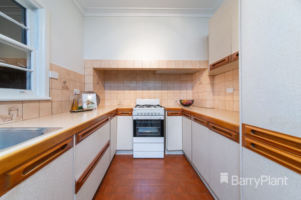 22 Moss Court, Glenroy VIC 3046, Image 2