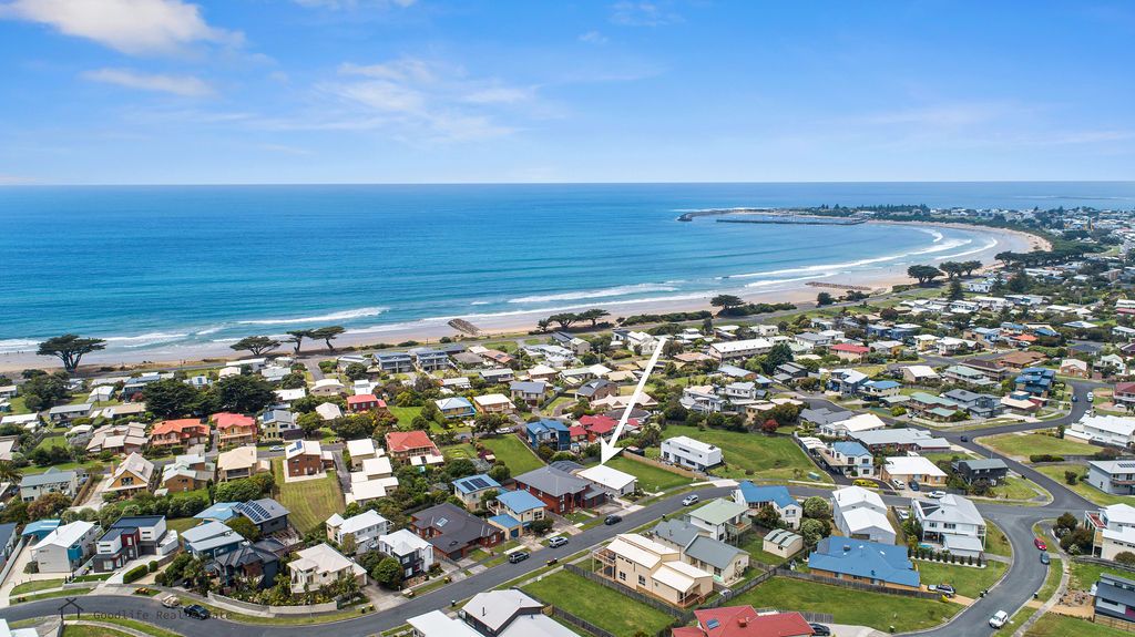 19 Seaview Drive, Apollo Bay VIC 3233, Image 2