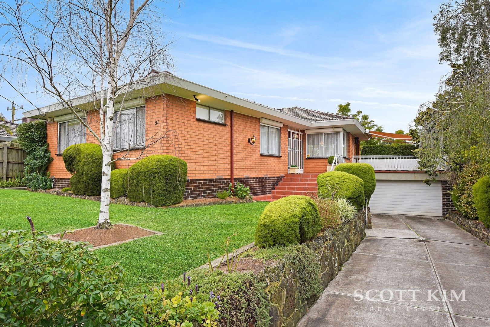 3 bedrooms House in 51 Buller Drive GLEN WAVERLEY VIC, 3150