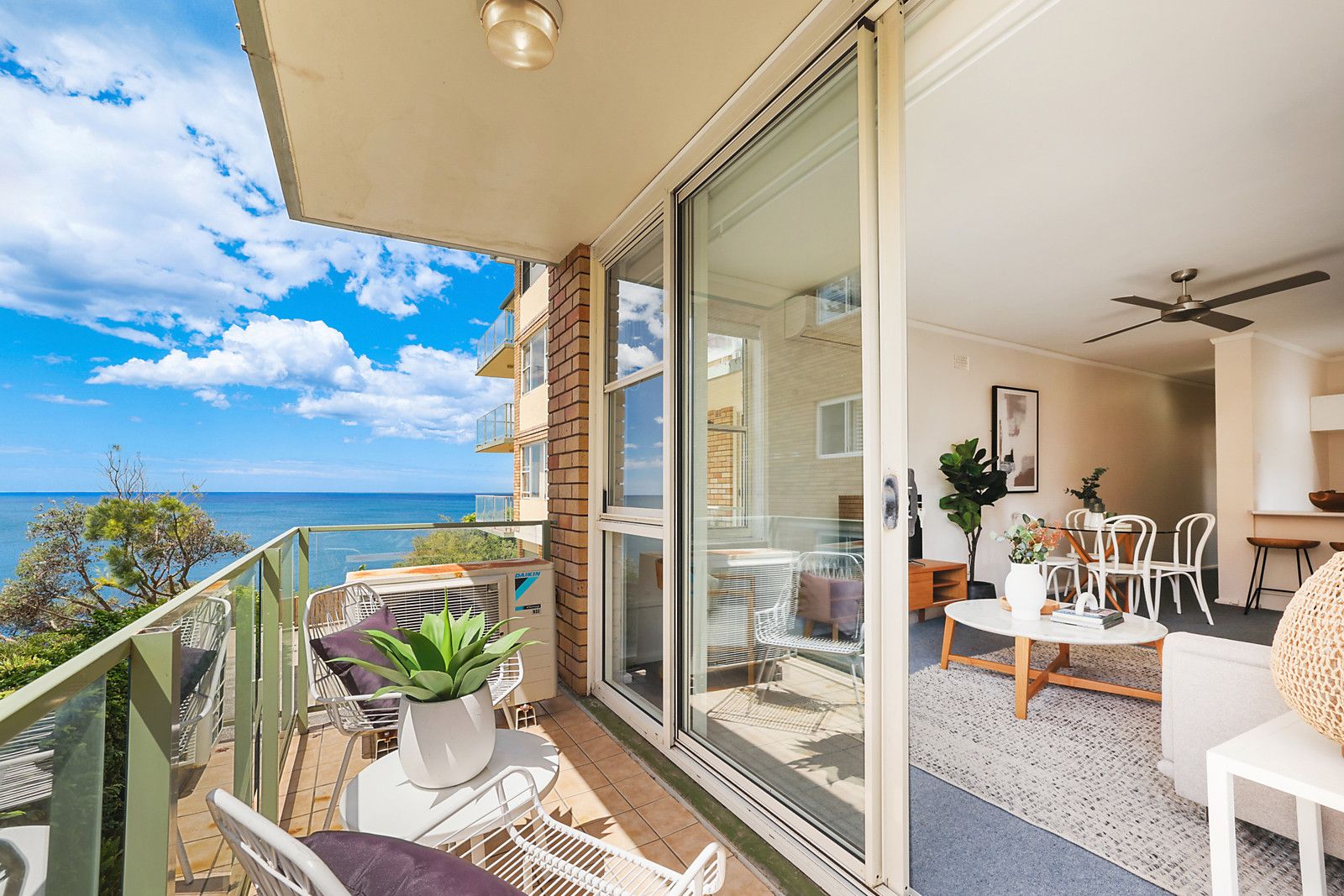 1 bedrooms Apartment / Unit / Flat in 2/34 Monash Parade DEE WHY NSW, 2099