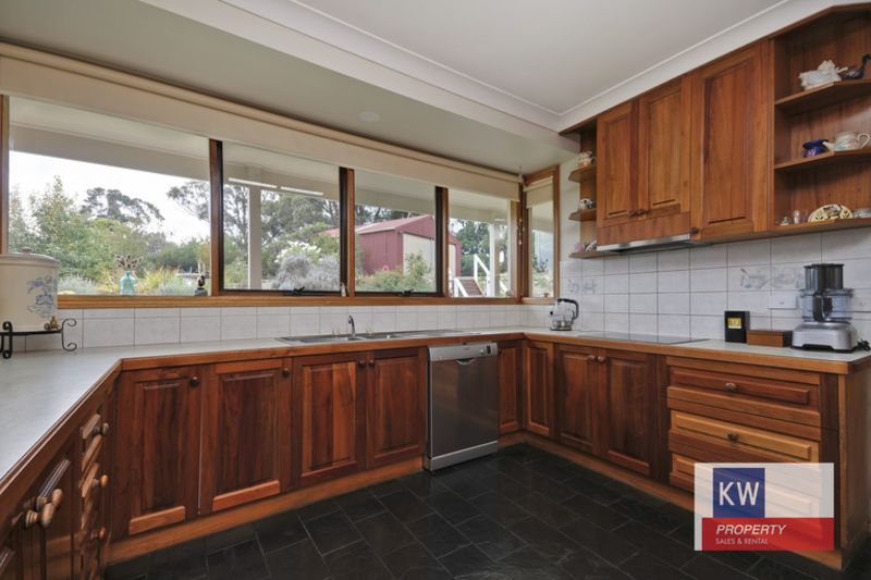 65 Warren Terrace, Hazelwood North VIC 3840, Image 2