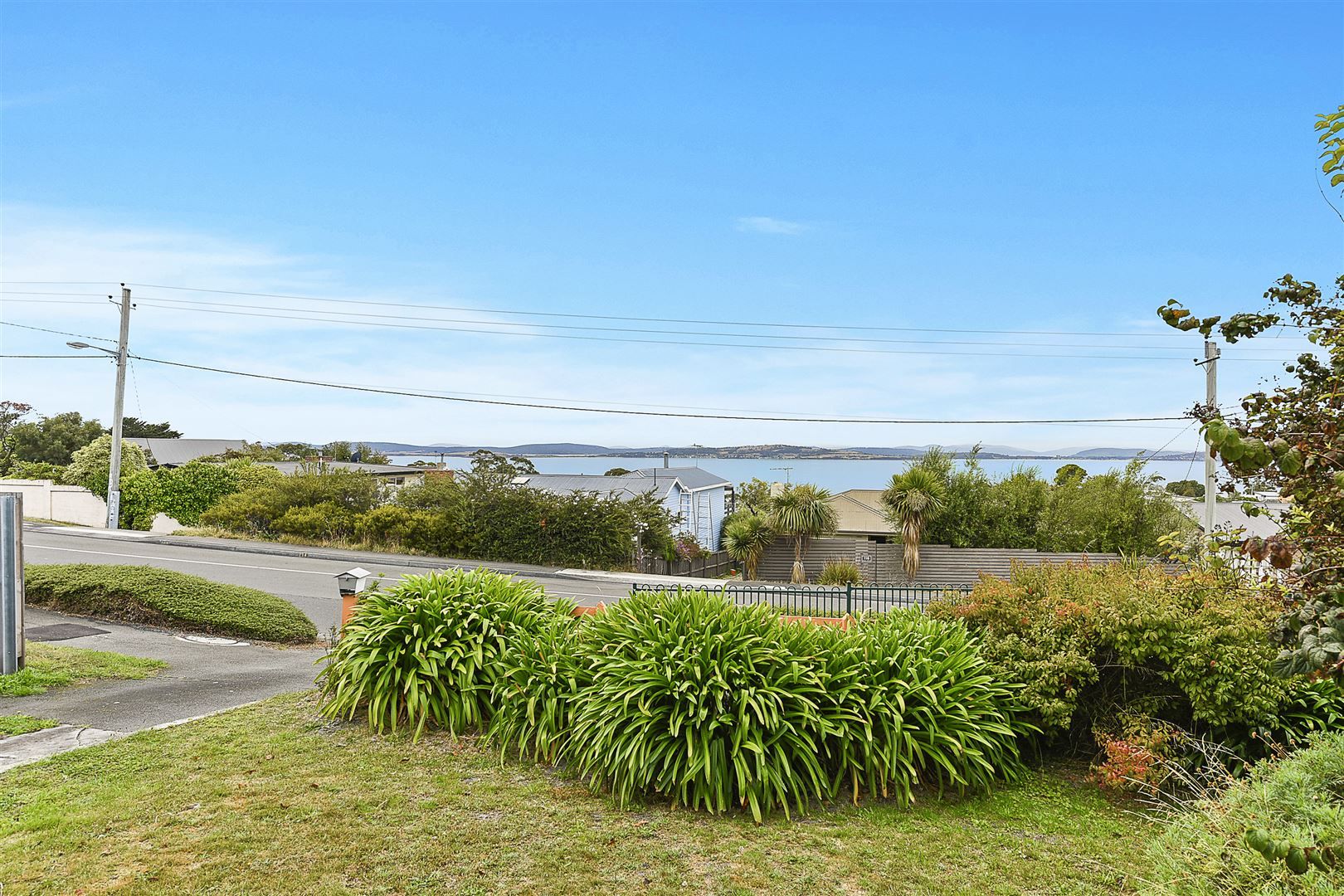 135 Roslyn Avenue, Blackmans Bay TAS 7052, Image 2