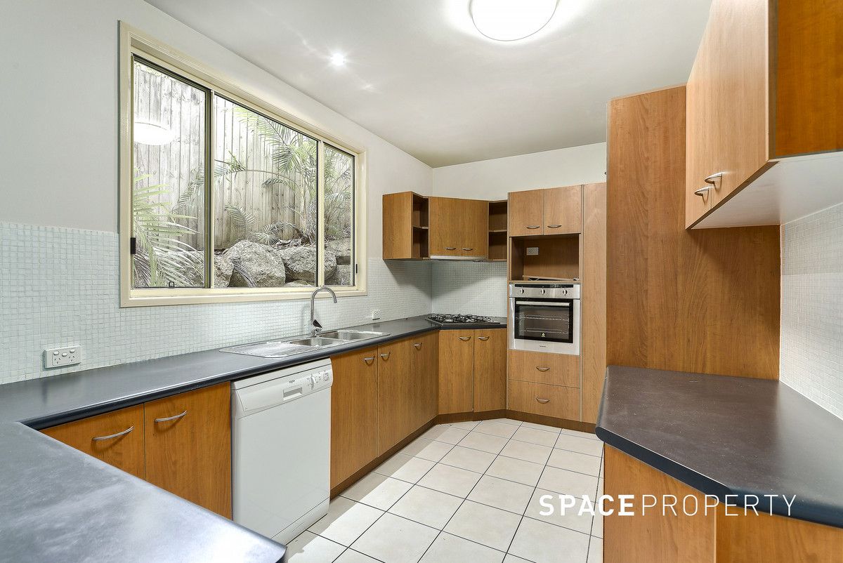 2/47 Newcomen Street, Indooroopilly QLD 4068, Image 2