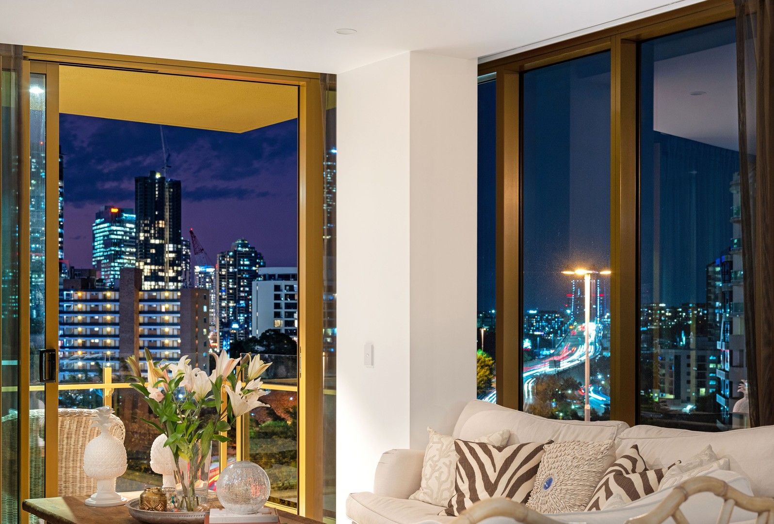 3 bedrooms Apartment / Unit / Flat in 410/25 Shafston Avenue KANGAROO POINT QLD, 4169