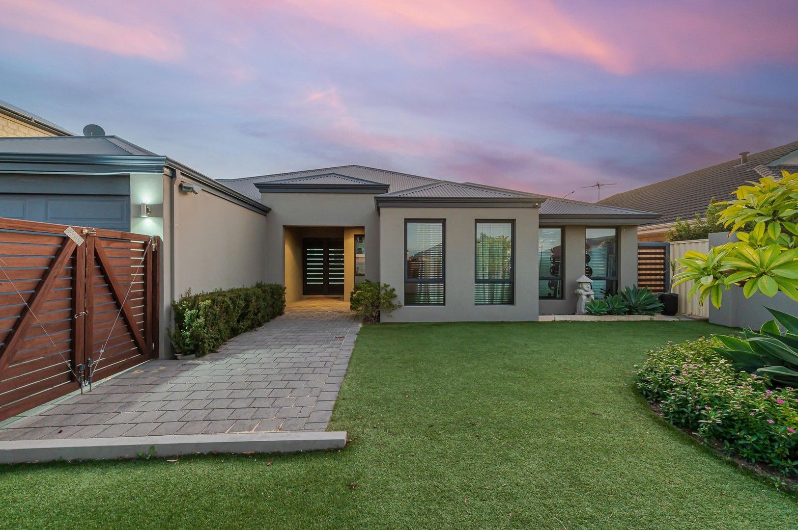 54 Wicklow Circle, Darch WA 6065, Image 0