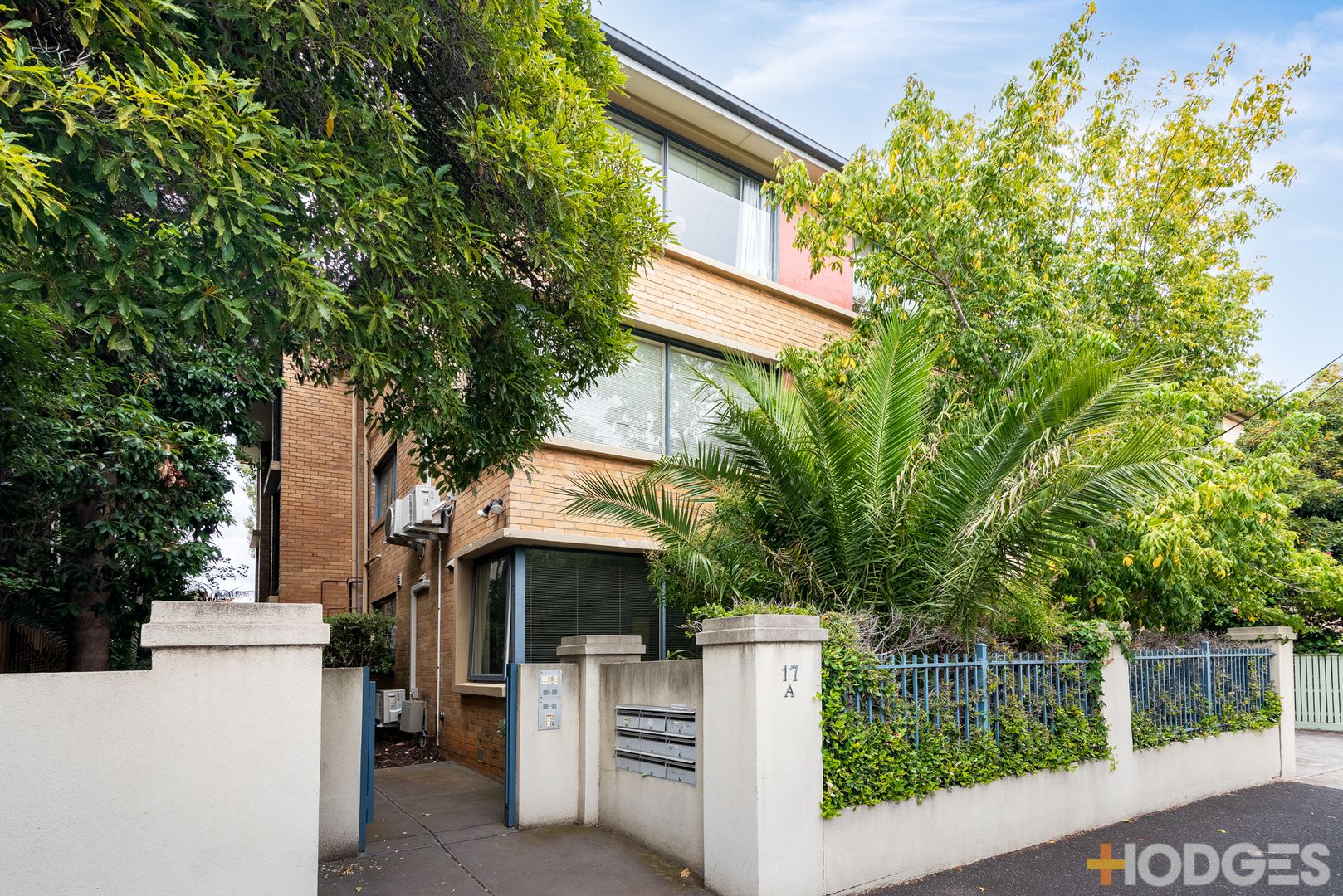 2/17a Burnett Street, St Kilda VIC 3182, Image 2