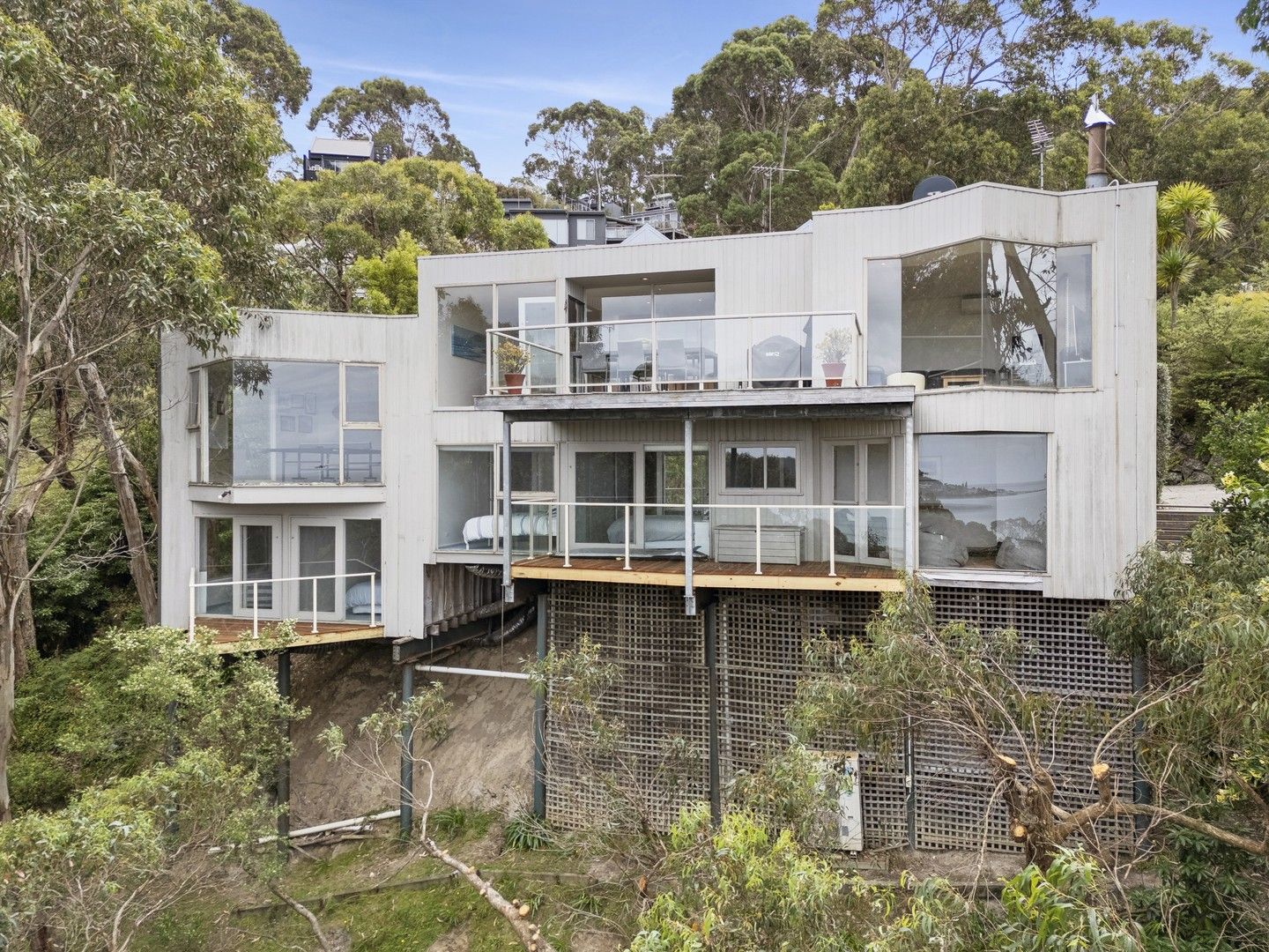 4 bedrooms House in 8 Summerhills Avenue LORNE VIC, 3232