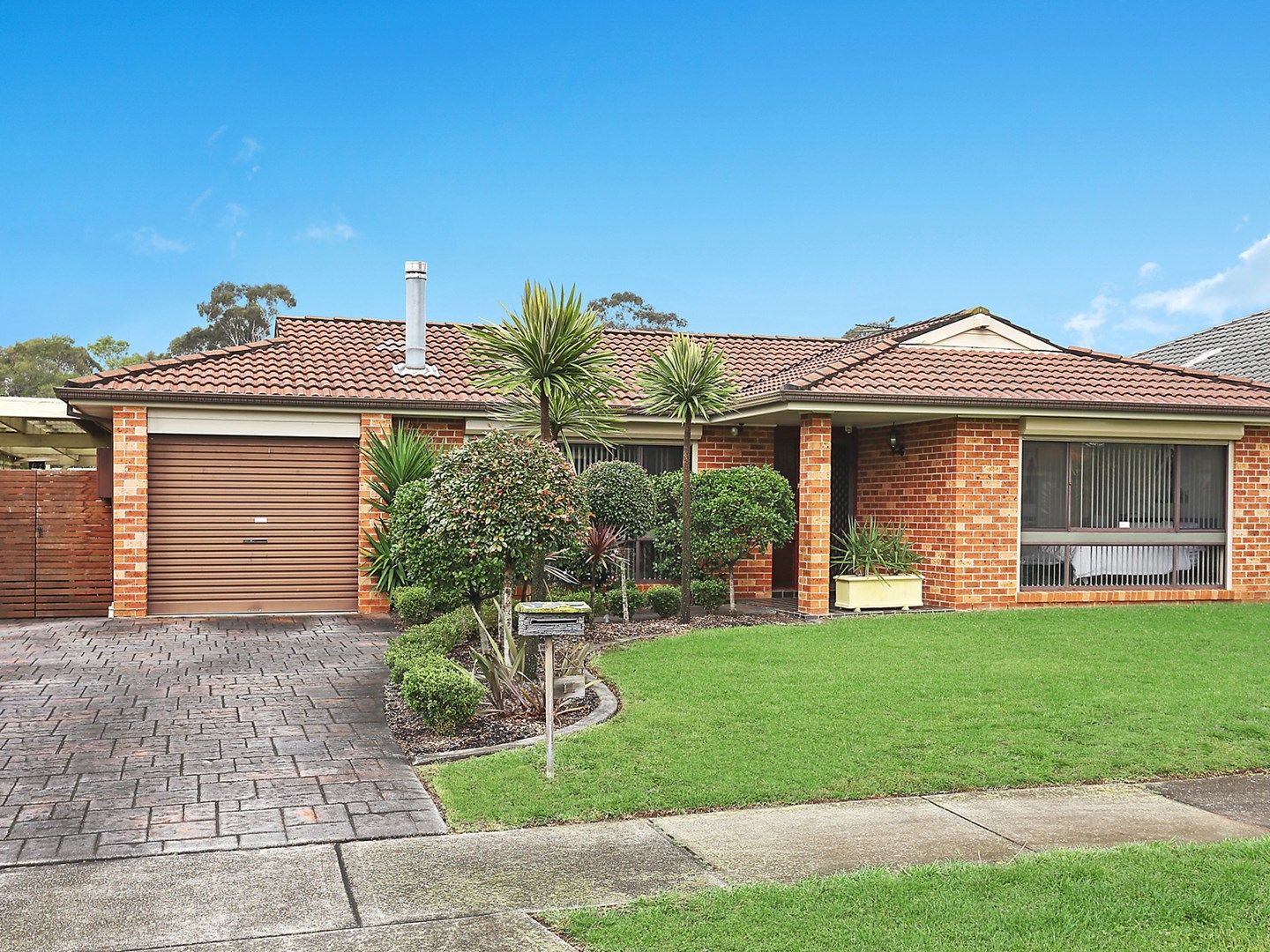 11 Batlow Place, Bossley Park NSW 2176, Image 0