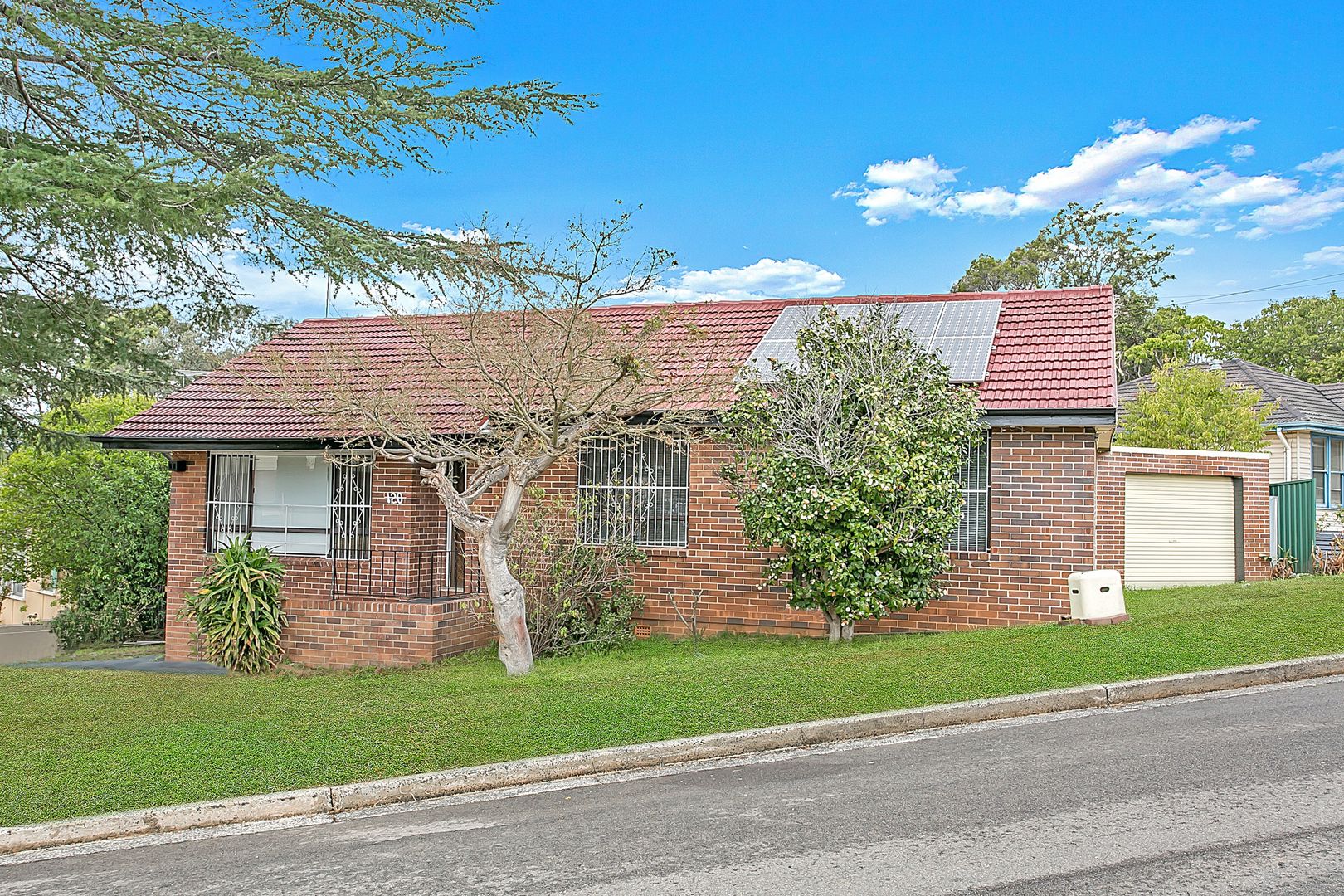 120 Kennedy Parade, Lalor Park NSW 2147