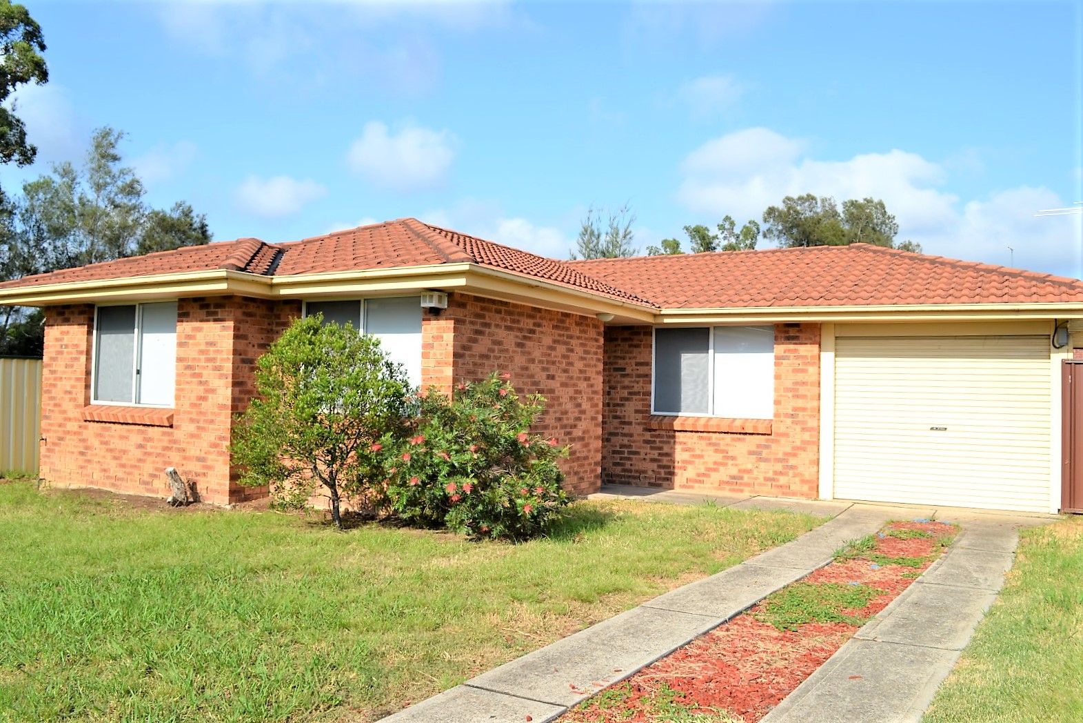 71 Sunflower Drive, Claremont Meadows NSW 2747 House For Rent 500