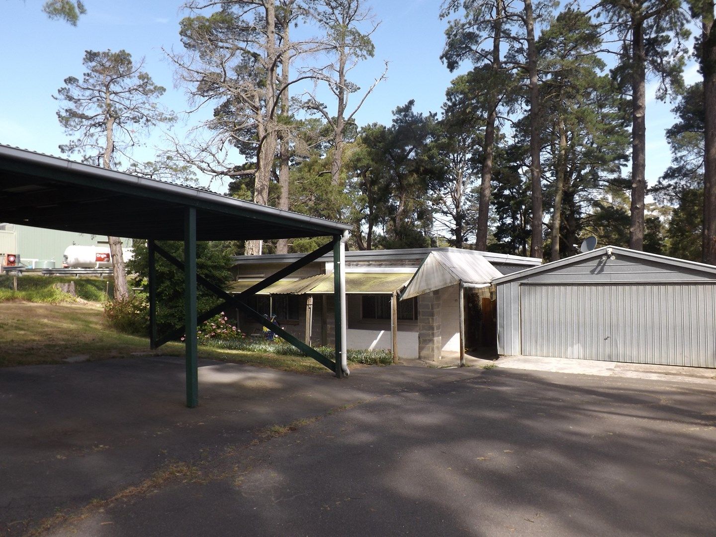 1990 Warburton Highway, Launching Place Property History & Address Research Domain