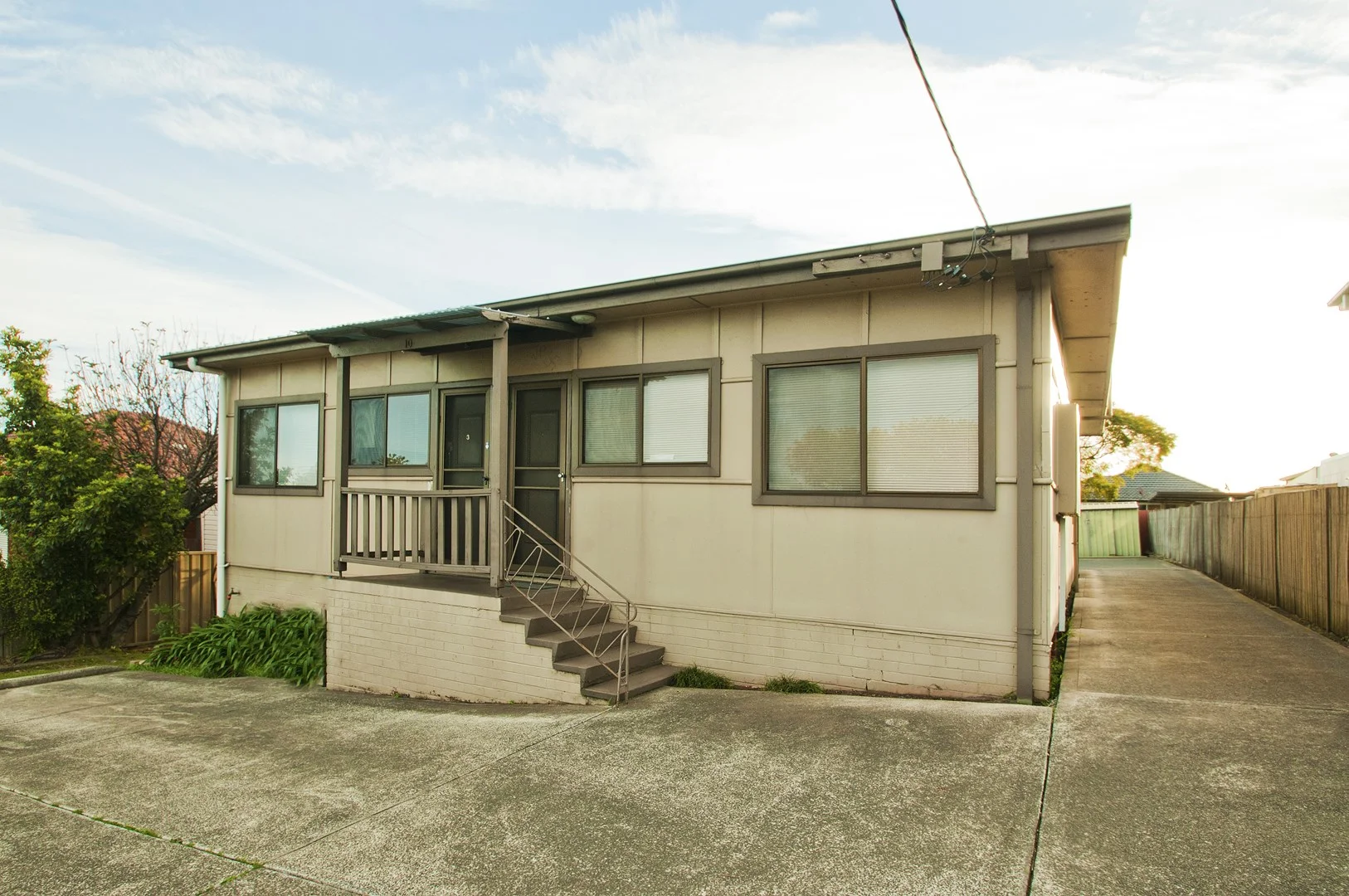 3/10 Barina Avenue, Lake Heights NSW 2502