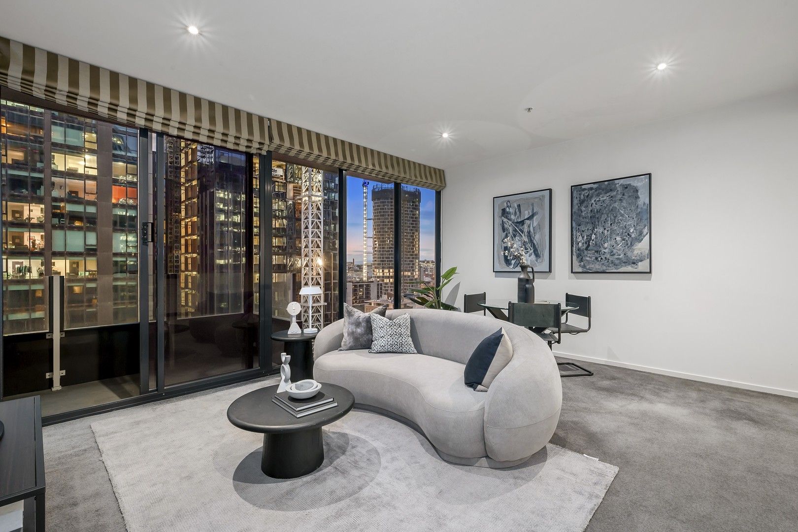2 bedrooms Apartment / Unit / Flat in 1806/28 Wills Street MELBOURNE VIC, 3000