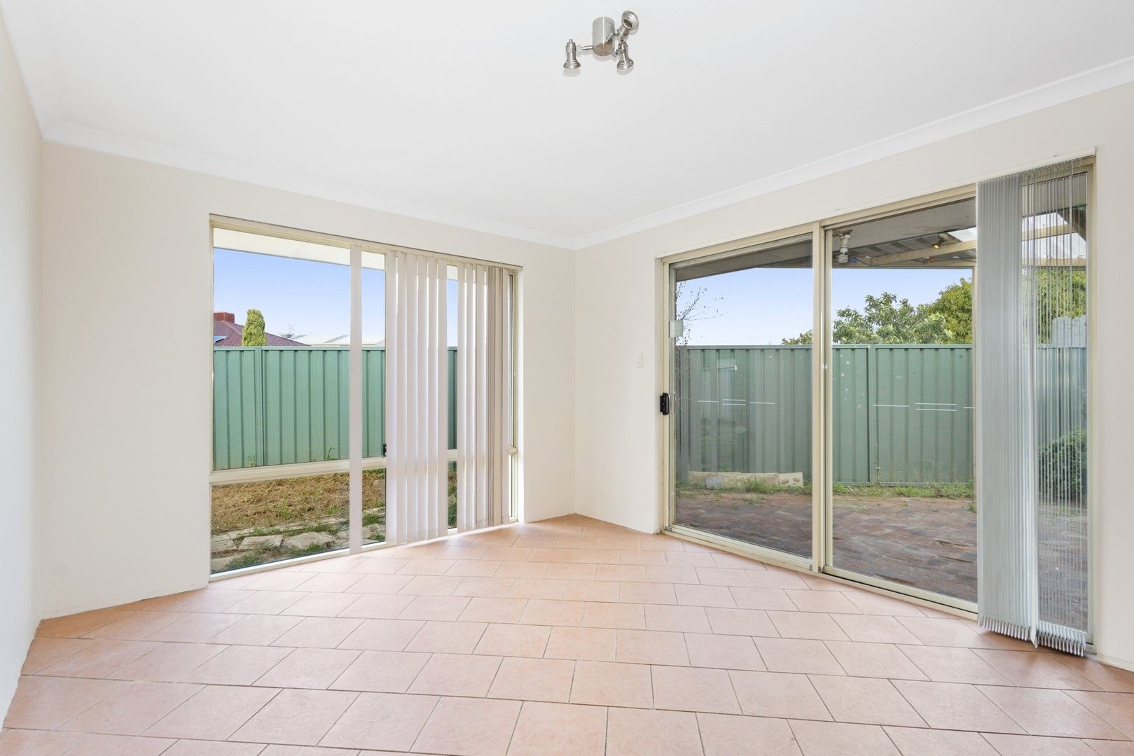 5 bedrooms House in 47 Phoenix Drive KENWICK WA, 6107