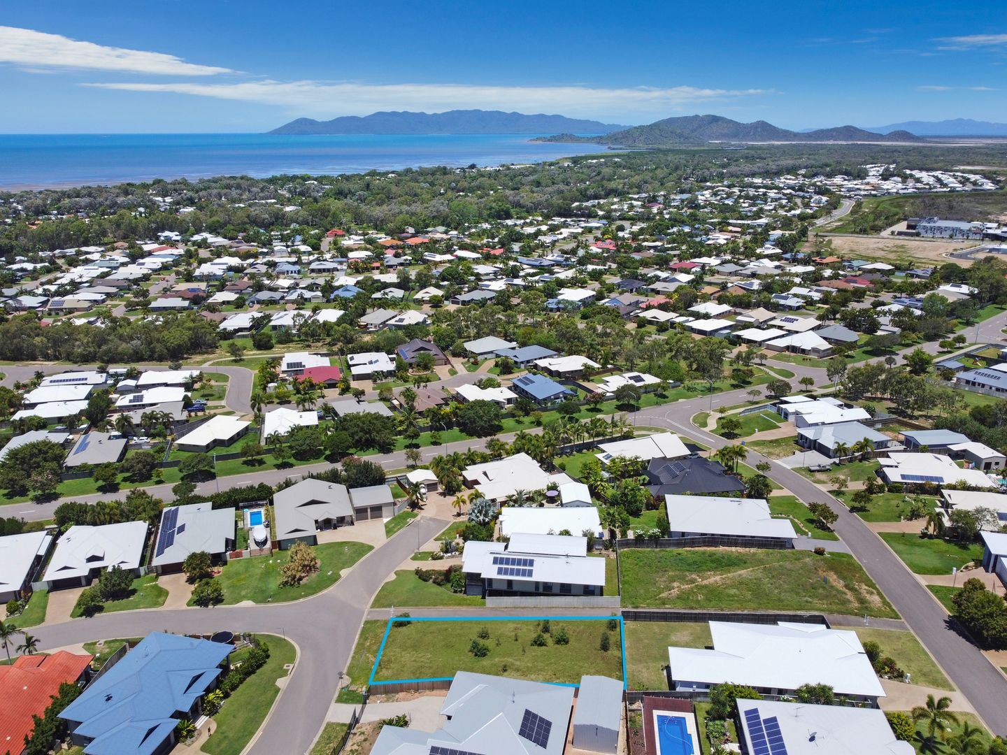 33 Shutehaven Circuit, Bushland Beach QLD 4818 Domain