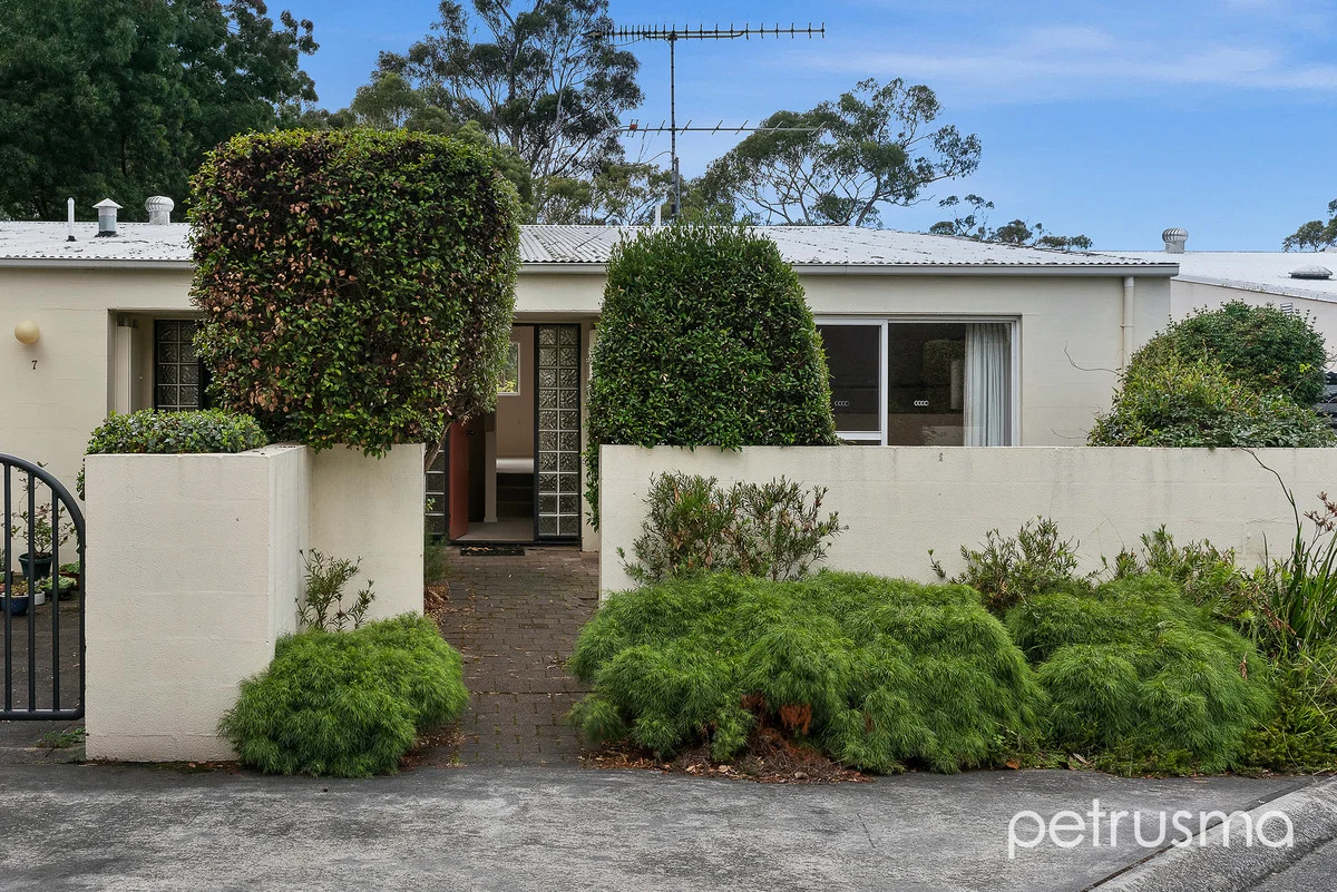 Primary image of 8/2-4 Channel Highway, Taroona TAS 7053