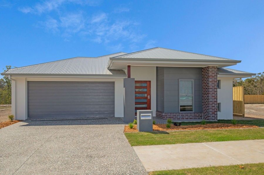 4 bedrooms House in 52 Girtin Circuit PIMPAMA QLD, 4209