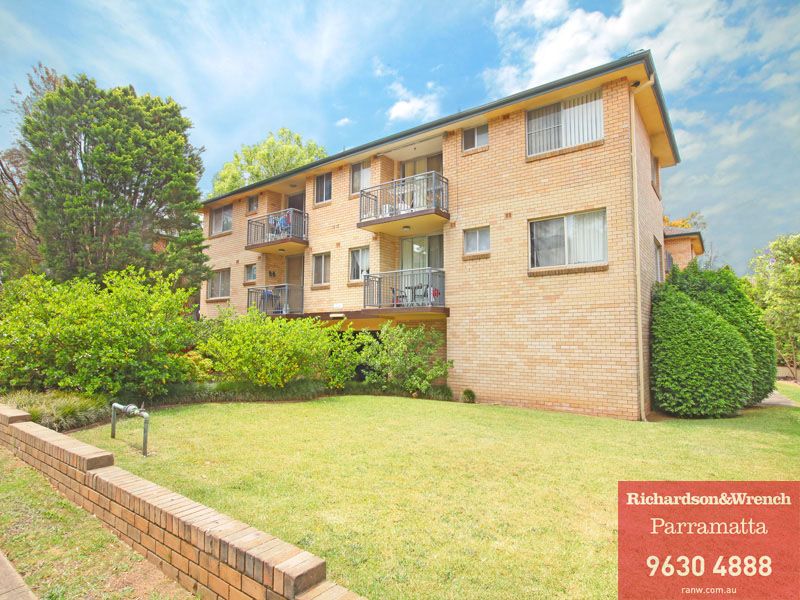 2 bedrooms Apartment / Unit / Flat in 1/15-17 Marsden Street PARRAMATTA NSW, 2150