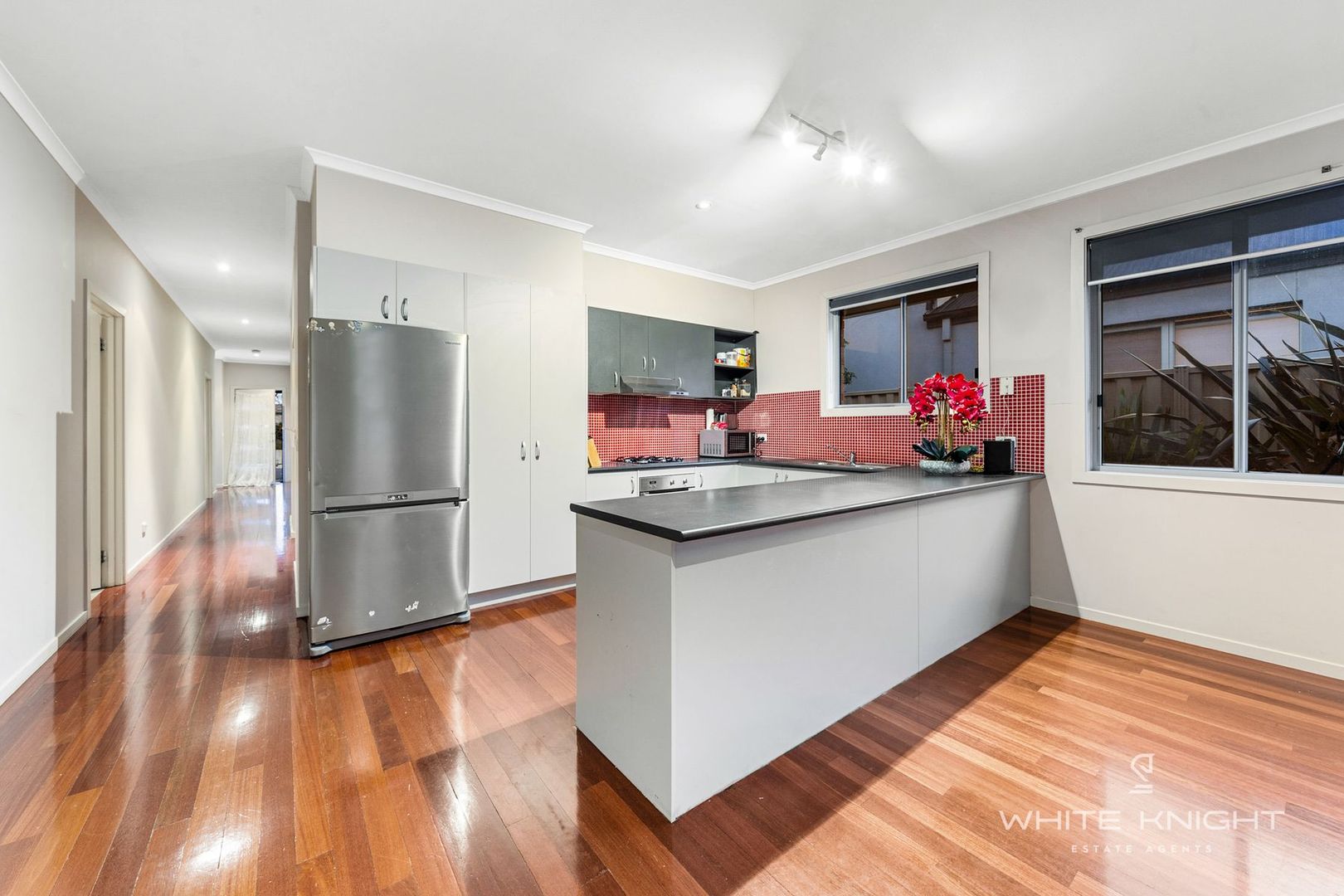 33 The Avenue, Caroline Springs VIC 3023, Image 2