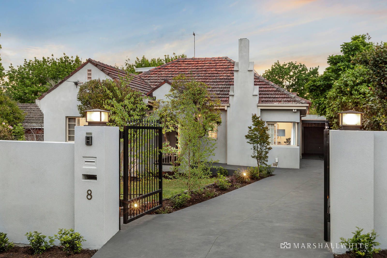 4 bedrooms House in 8 Tower Hill Road GLEN IRIS VIC, 3146