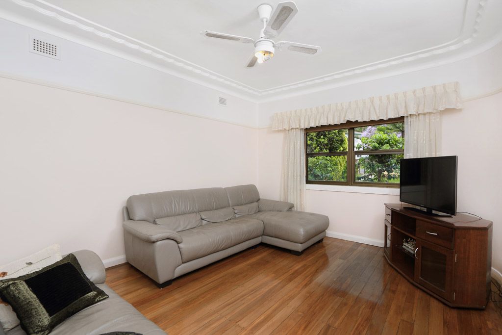 86 Bonds Road, Peakhurst NSW 2210, Image 1