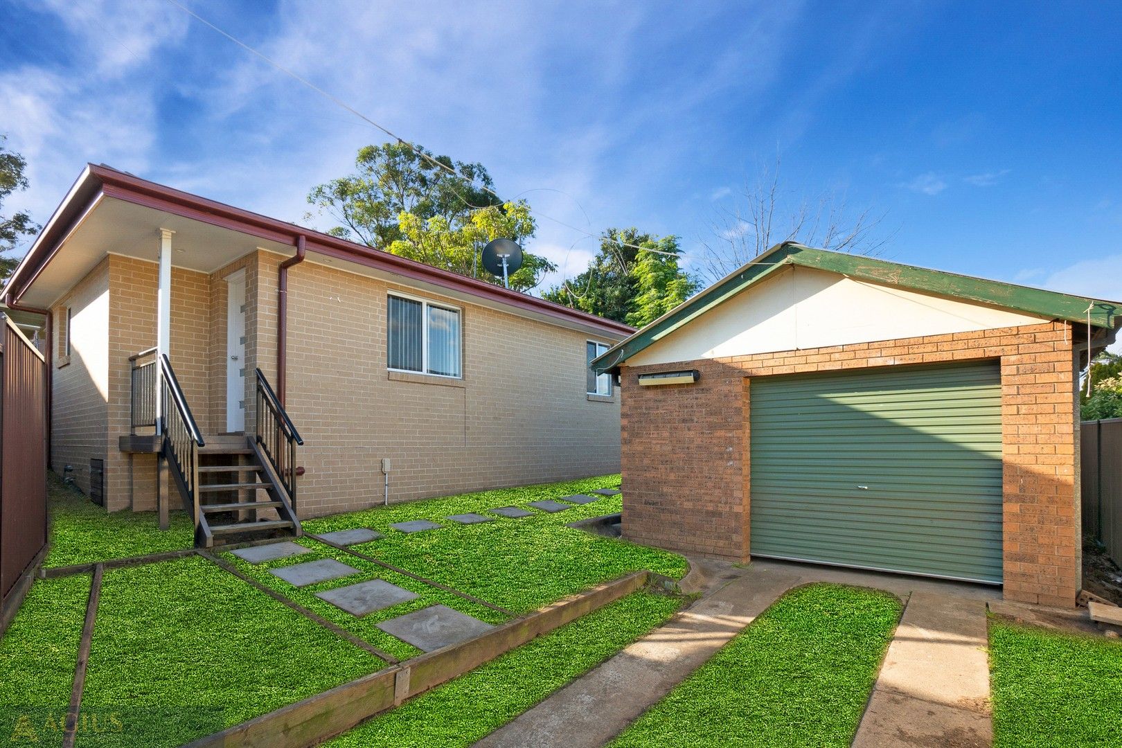 2 bedrooms House in 25A Funda Crescent LALOR PARK NSW, 2147