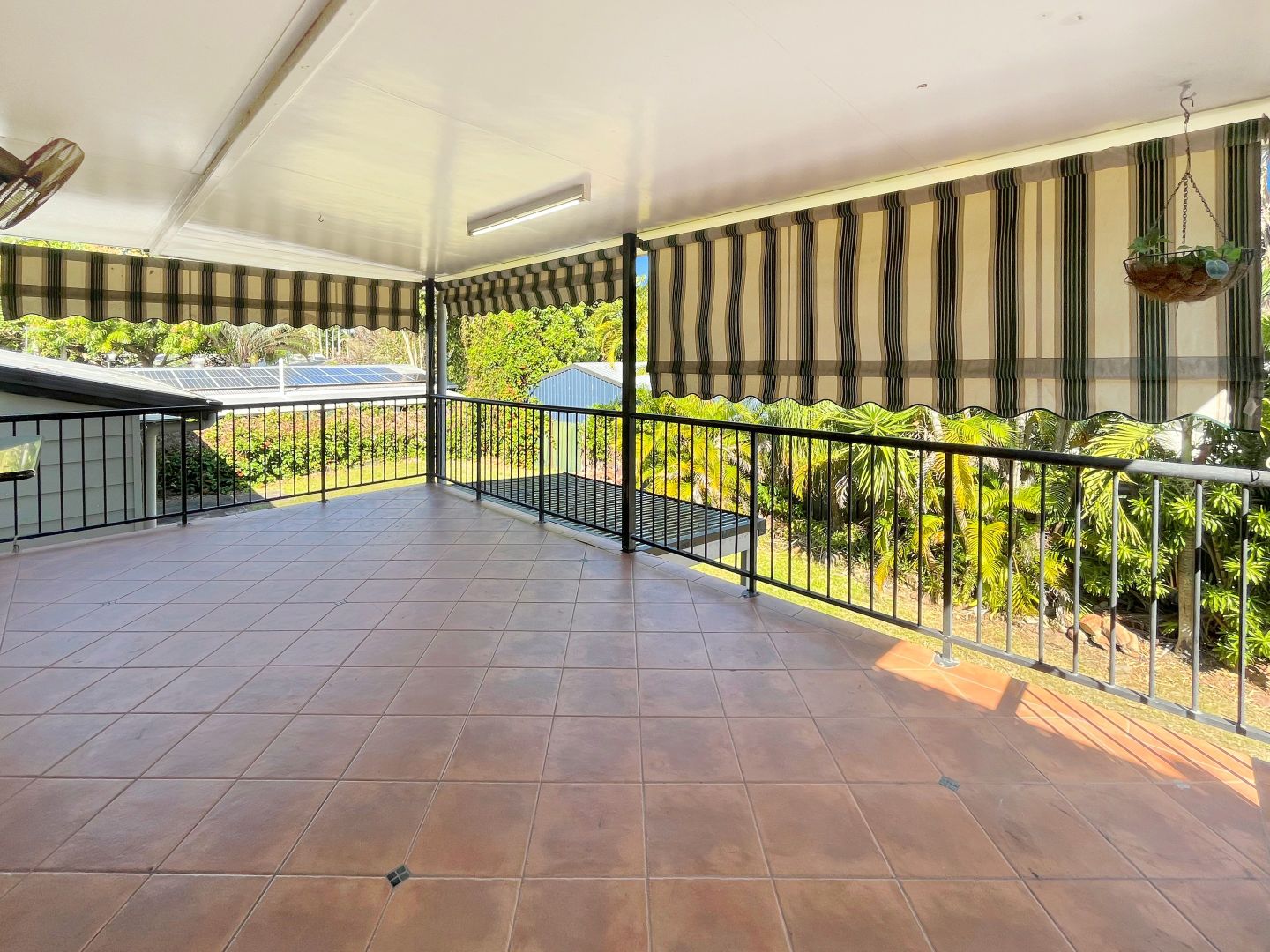 50 Oleander Street, Holloways Beach QLD 4878, Image 2