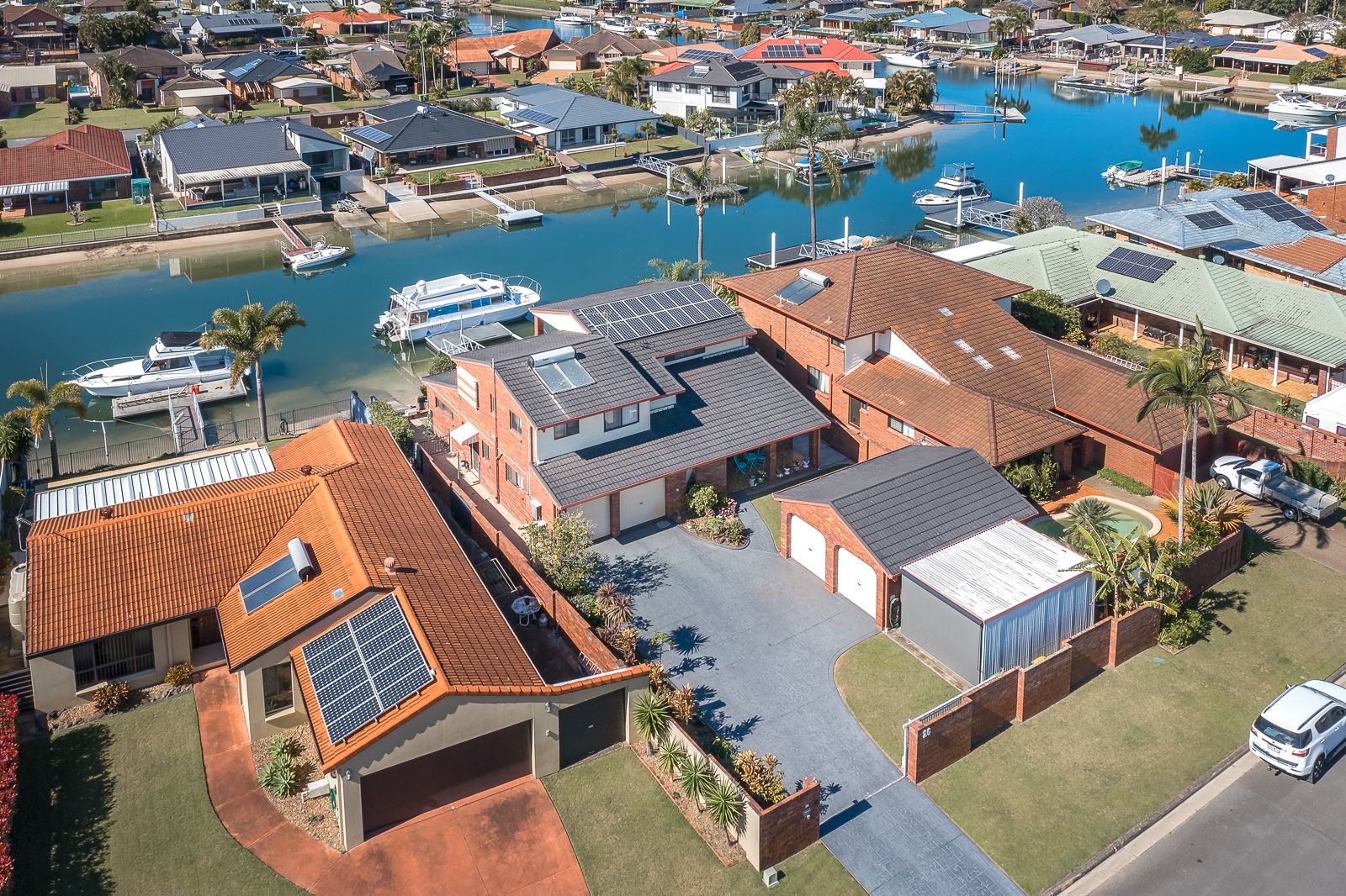 4 bedrooms House in 26 Magellan Avenue HOLLYWELL QLD, 4216