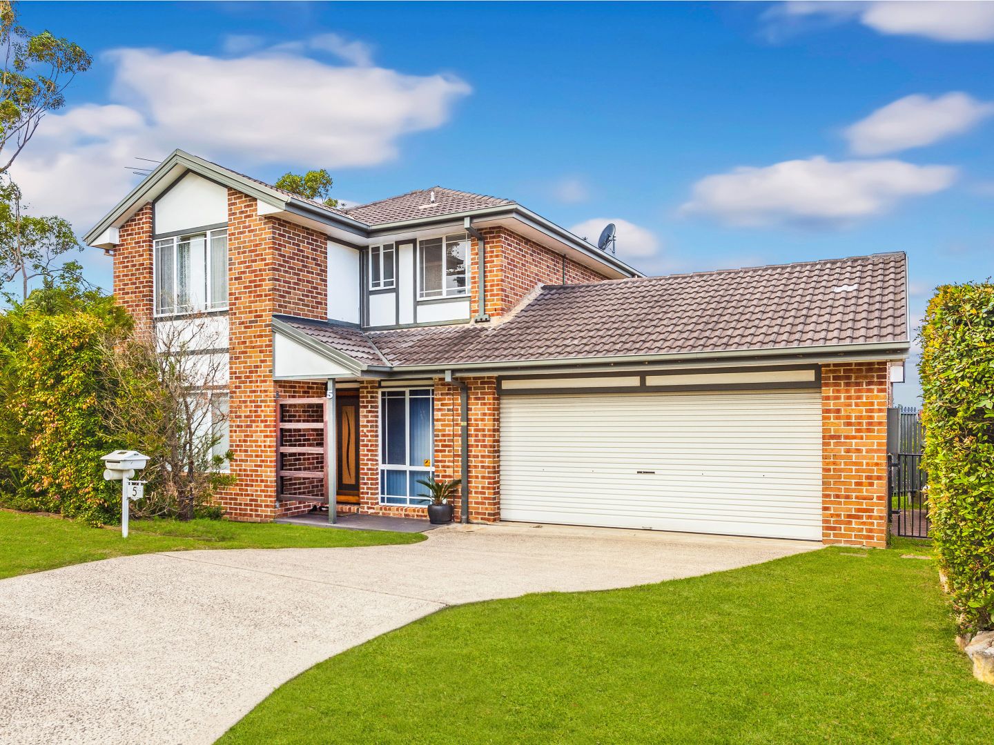 5 Chippendale Place, Helensburgh Property History & Address Research