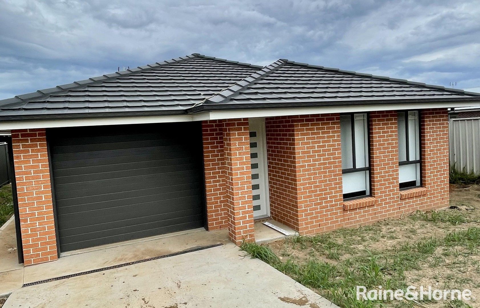 1/373 Armidale Road, Tamworth NSW 2340 House For Rent 380 Domain