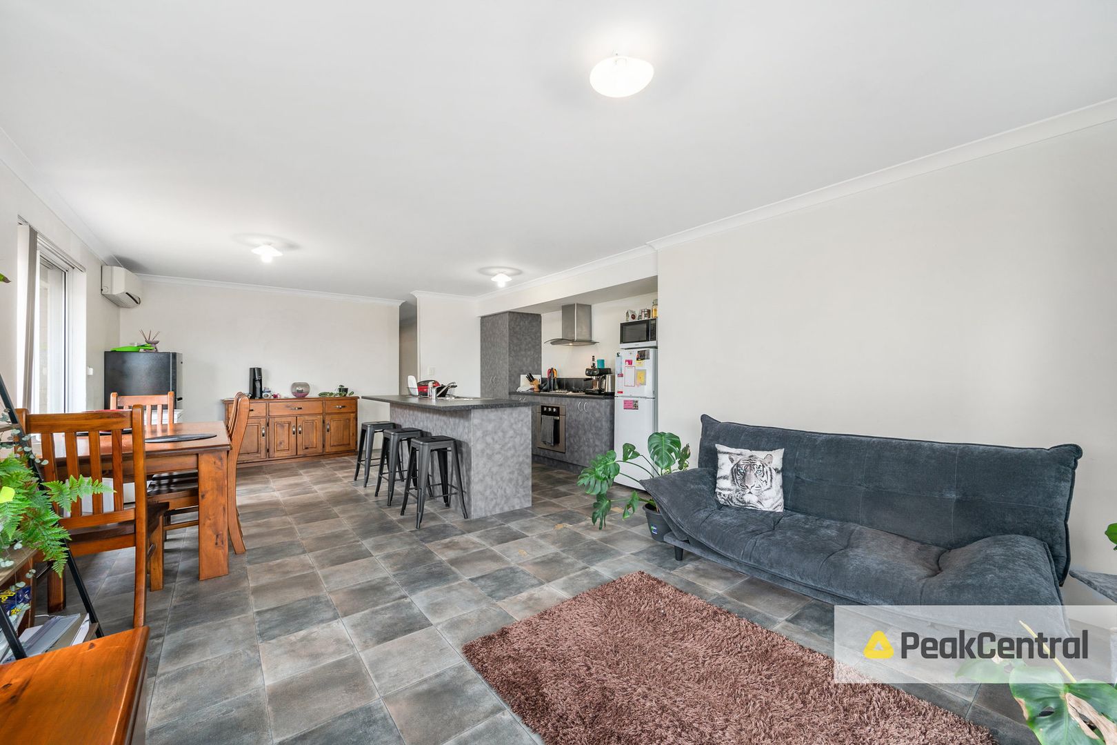 92 Durango Turn, Aubin Grove WA 6164, Image 2