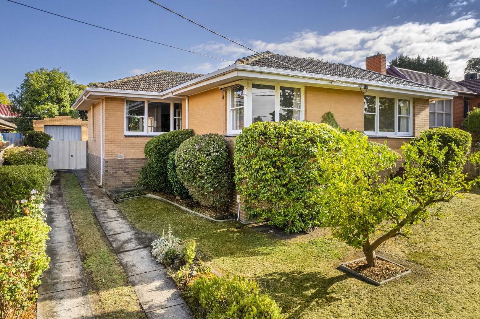 4 bedrooms House in 11 Hardwood Court MITCHAM VIC, 3132