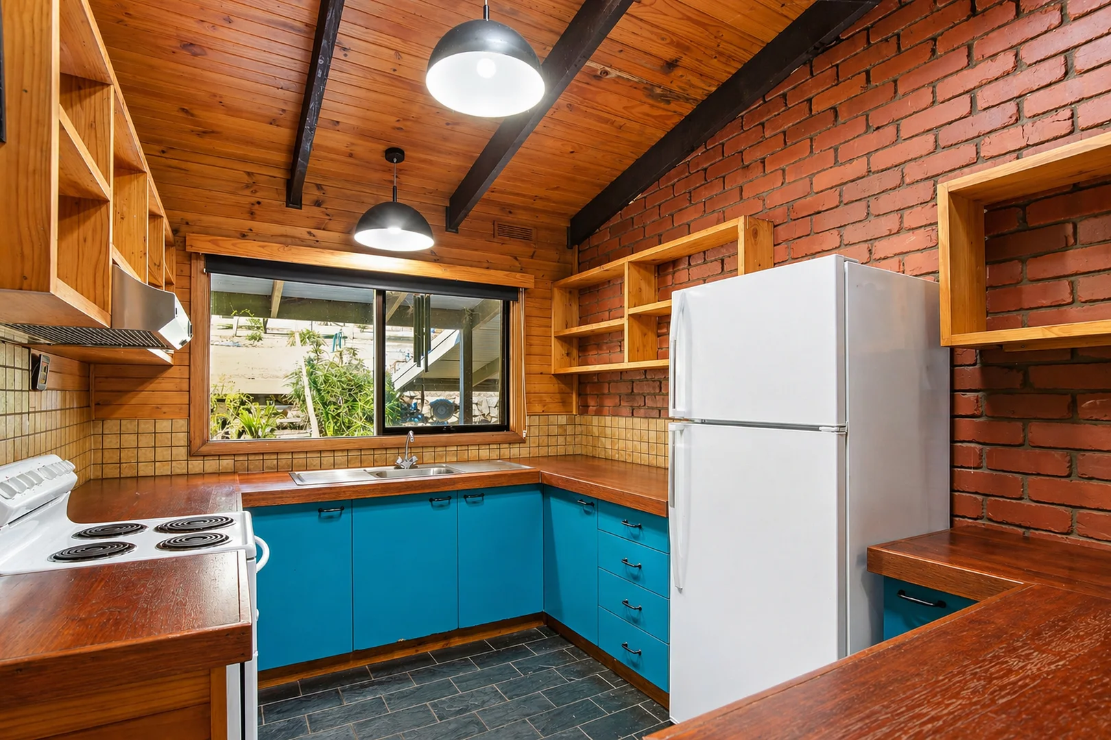 Additional image 3 of 38-40 Crystal Brook Avenue, Porepunkah VIC 3740