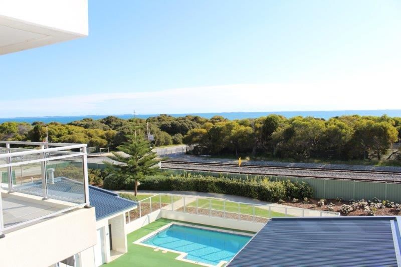 2 bedrooms Apartment / Unit / Flat in 7/52 Rollinson Road NORTH COOGEE WA, 6163