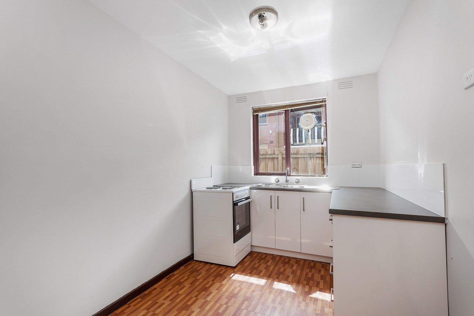 6/28 Eldridge Street, Footscray VIC 3011, Image 2