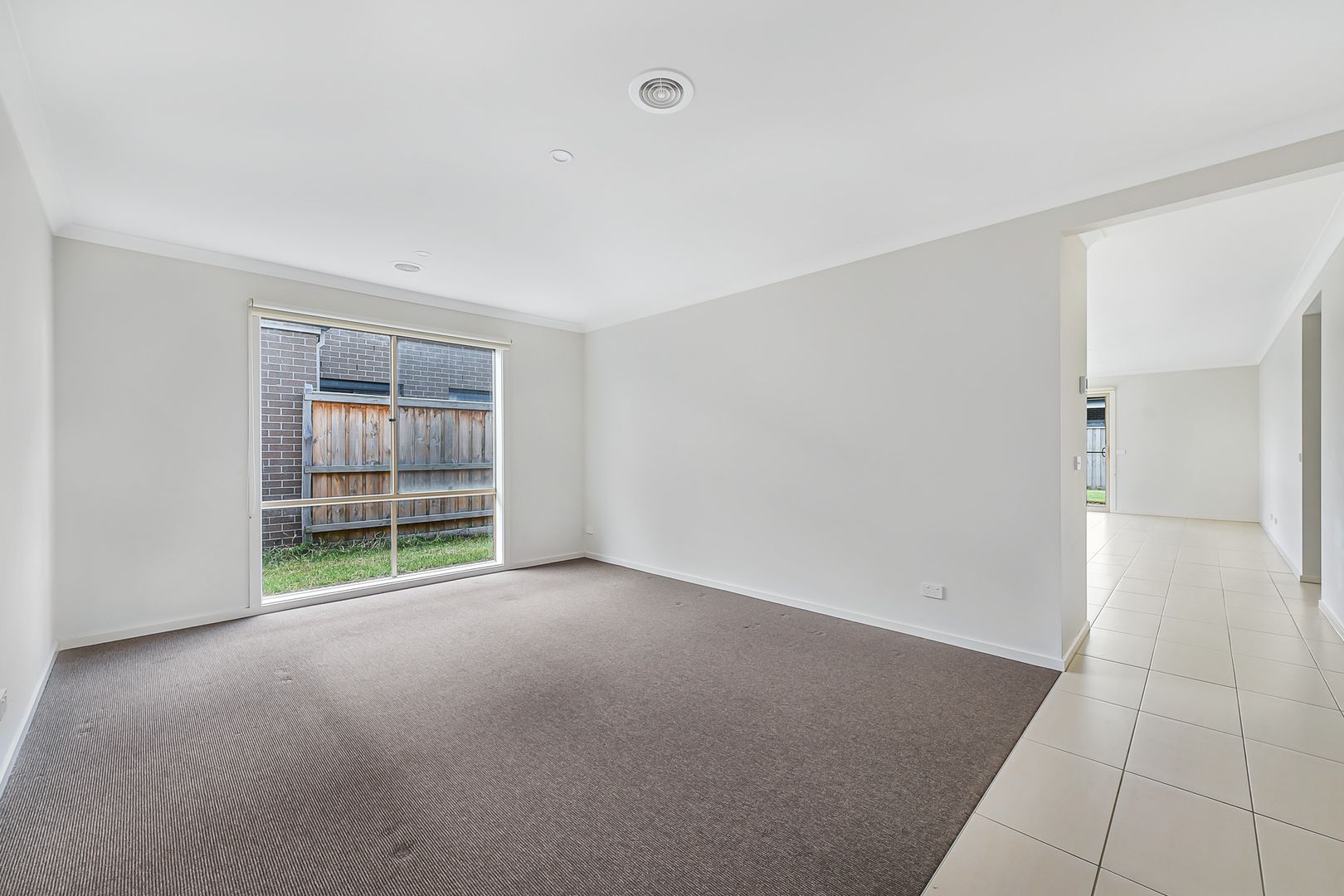 4 Mapleshade Avenue, Clyde North VIC 3978, Image 2