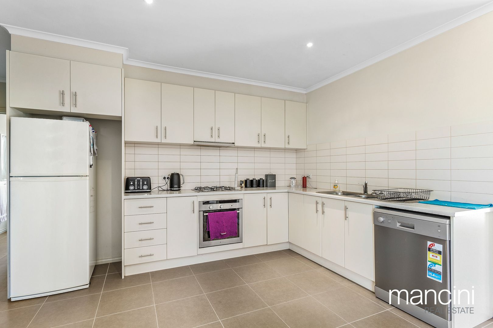 1/22 Mermaid Crescent, Wyndham Vale VIC 3024, Image 2