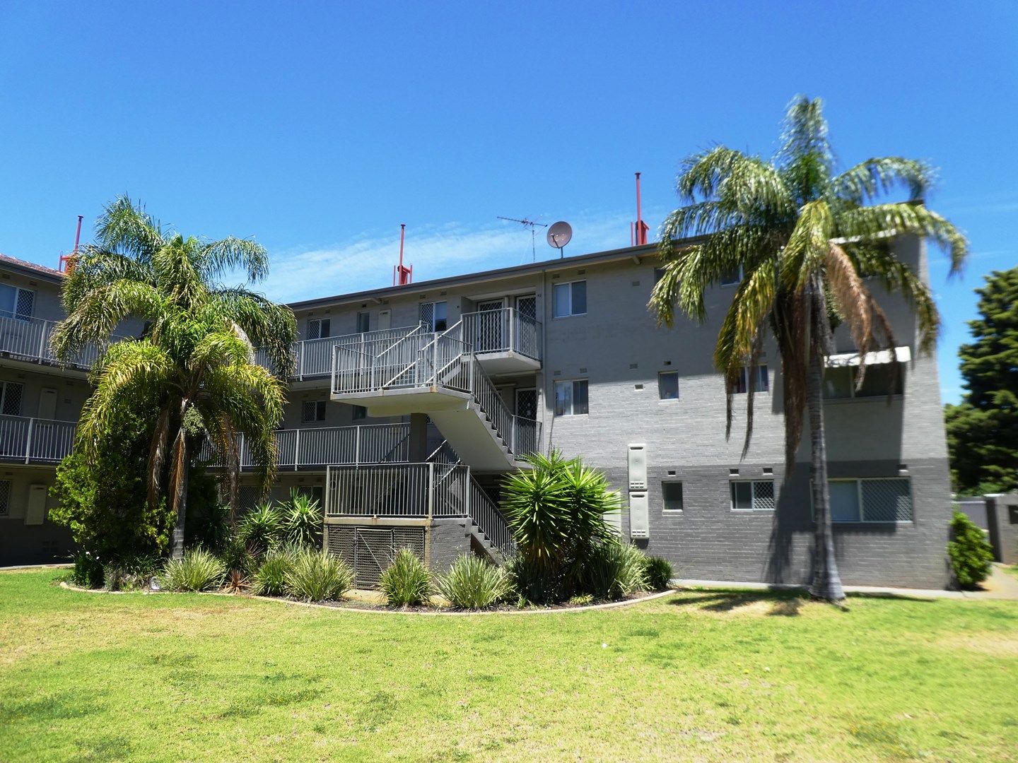 2 bedrooms Apartment / Unit / Flat in 41/40 Reynolds Way WITHERS WA, 6230