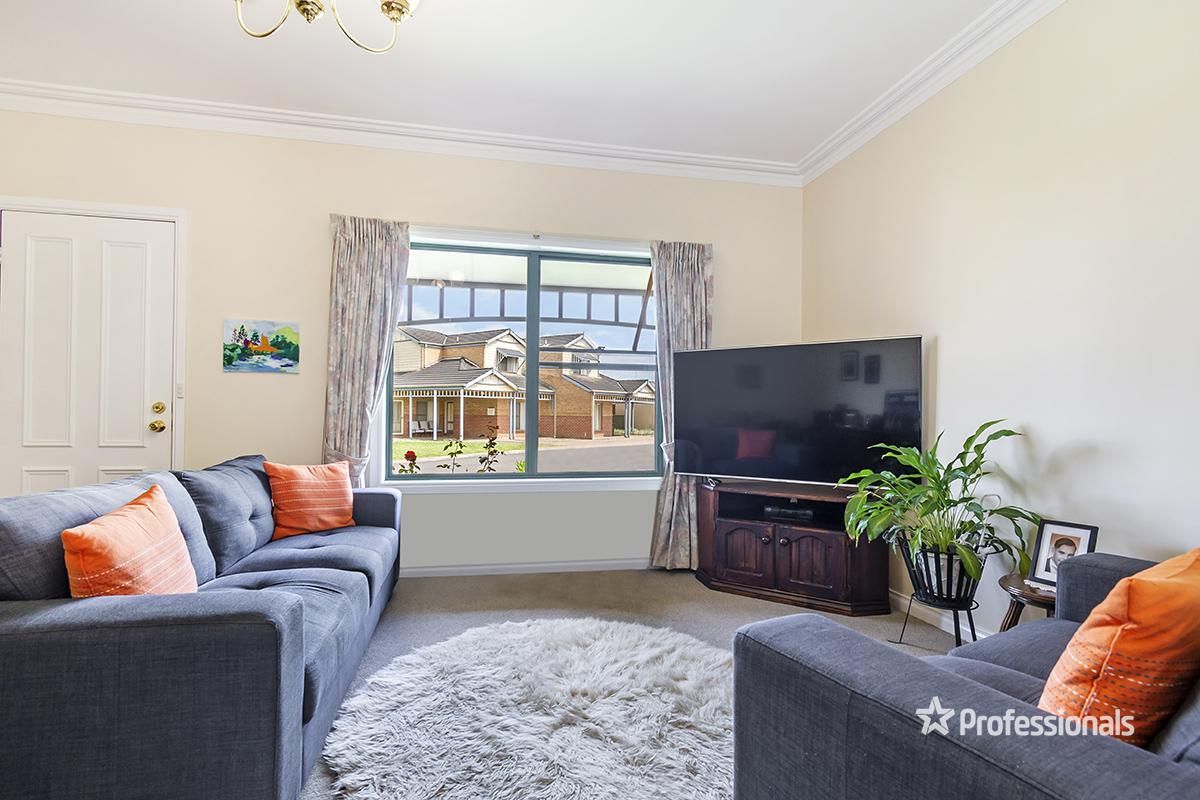 2 Lakeside Court, Hamilton VIC 3300, Image 1