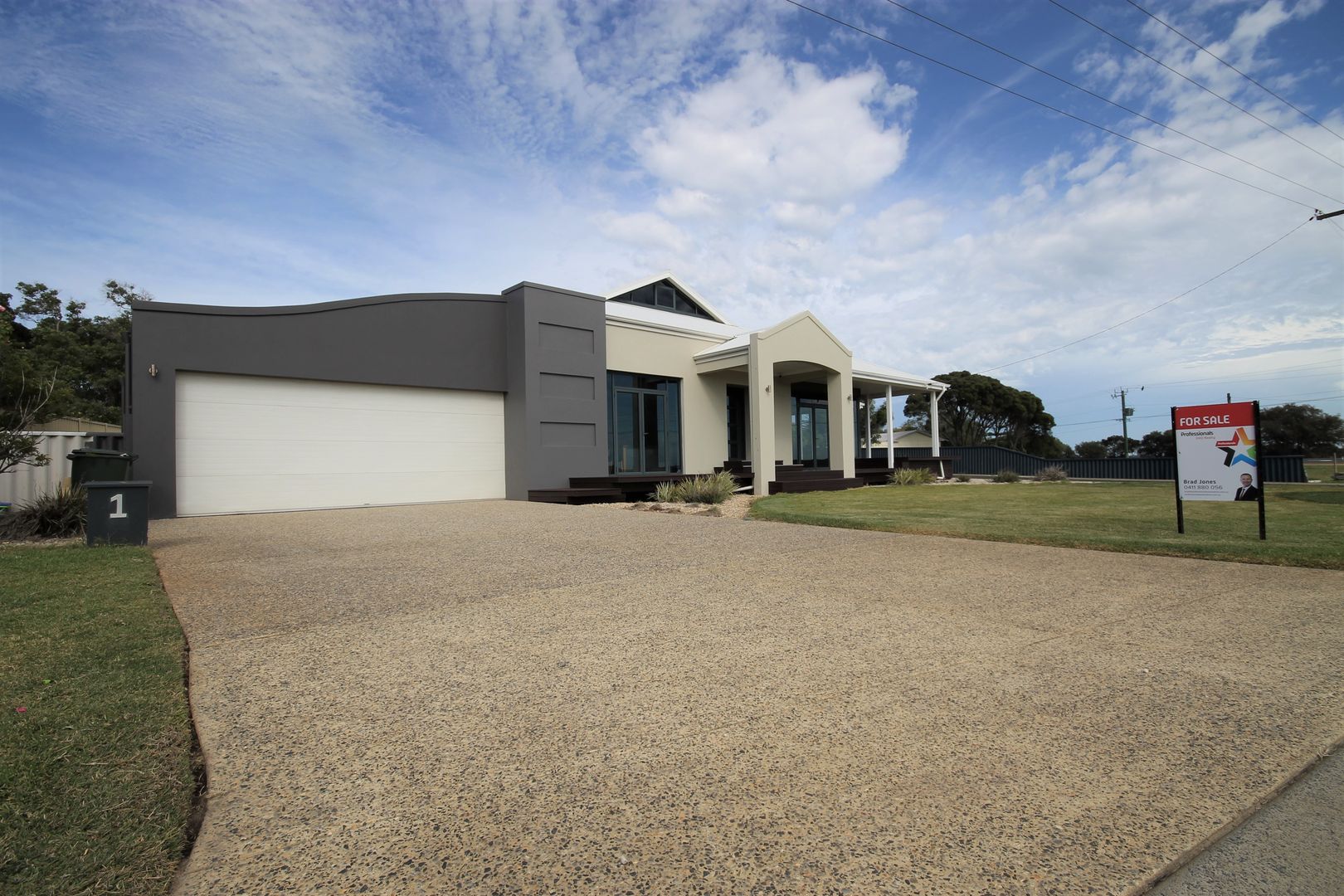 4 bedrooms House in 1 Laura Avenue AUSTRALIND WA, 6233