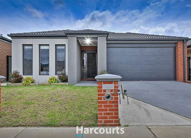 8 Dream Avenue, Clyde North VIC 3978