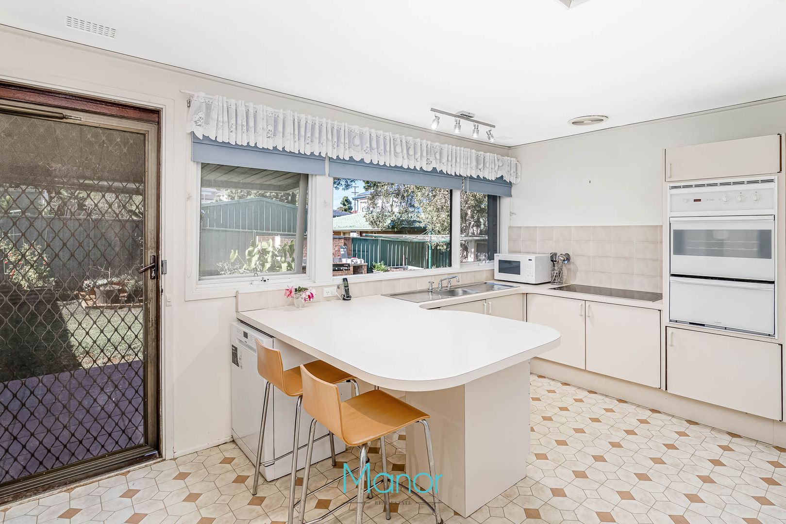 8 Lomond Crescent, Winston Hills NSW 2153, Image 2