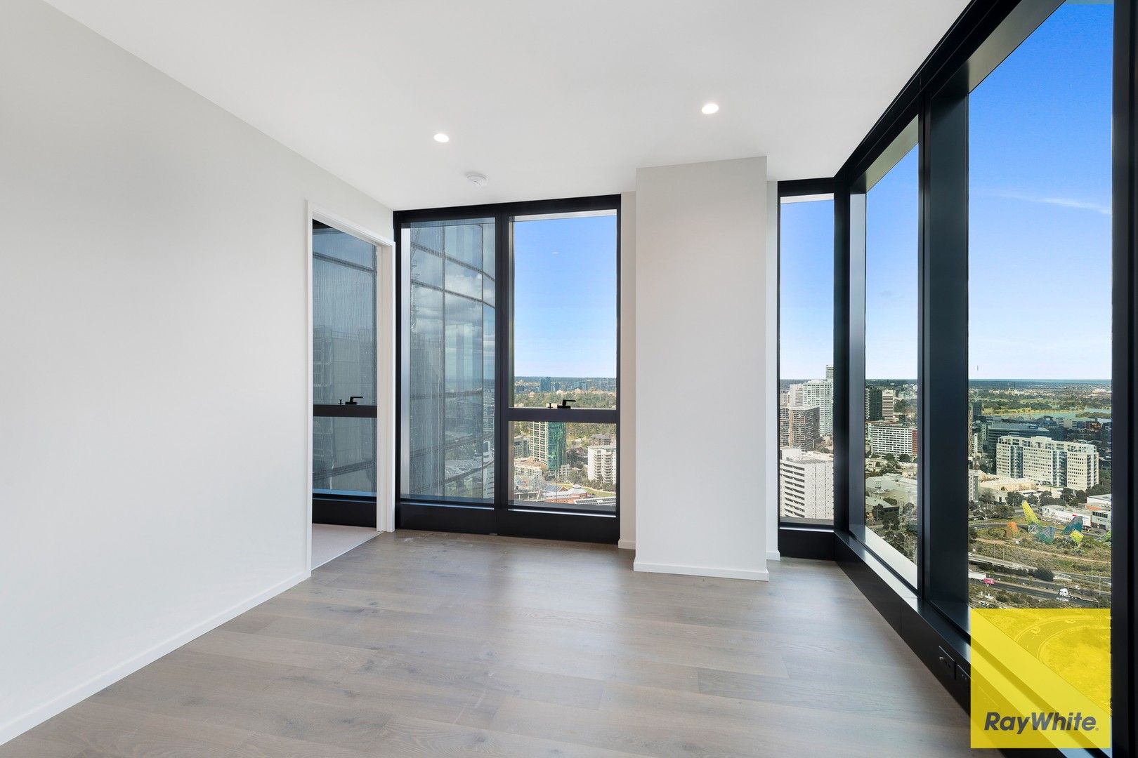 2 bedrooms Apartment / Unit / Flat in 3813/70 Southbank Boulevard SOUTHBANK VIC, 3006