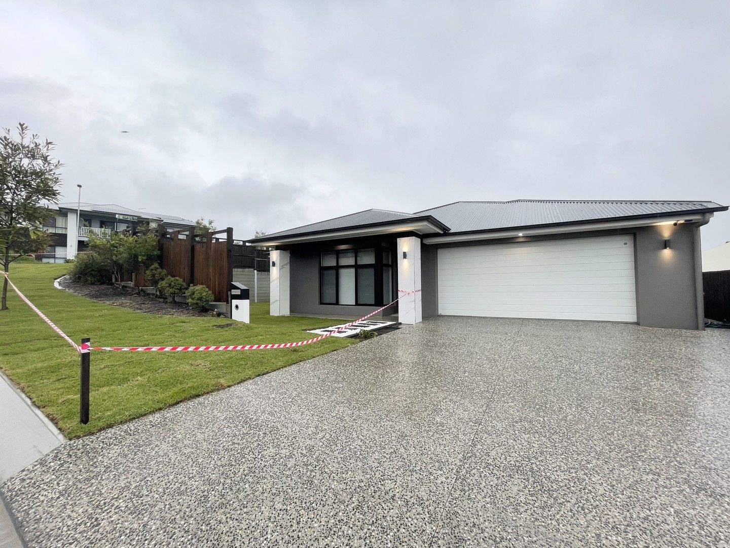 4 bedrooms House in 10 Orkney Street SPRING MOUNTAIN QLD, 4300