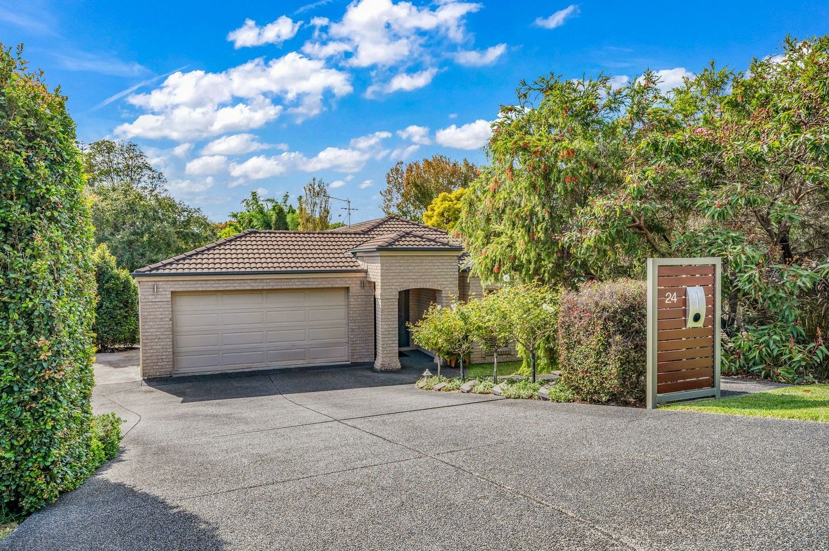 4 bedrooms House in 24 ALGONA ROAD CHARLESTOWN NSW, 2290