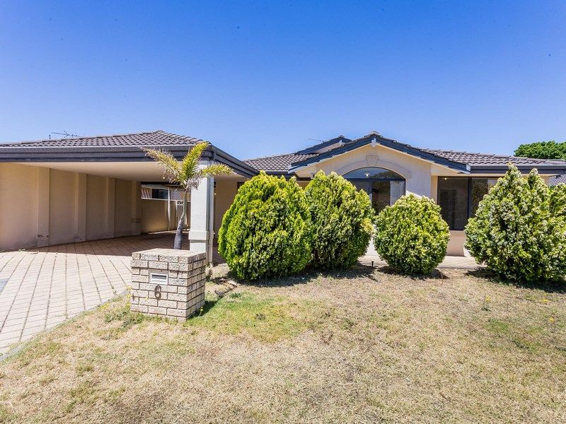 4 bedrooms House in 6 Santina Place QUEENS PARK WA, 6107